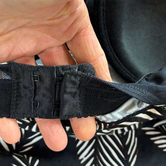 CoCo Reef Black Botanical Print Tankini with Built in Underwire Bra - Picture 11 of 14